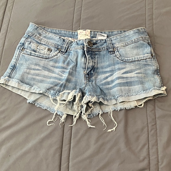 Mudd Pants - Mudd Light Blue Frayed Jean Shorts